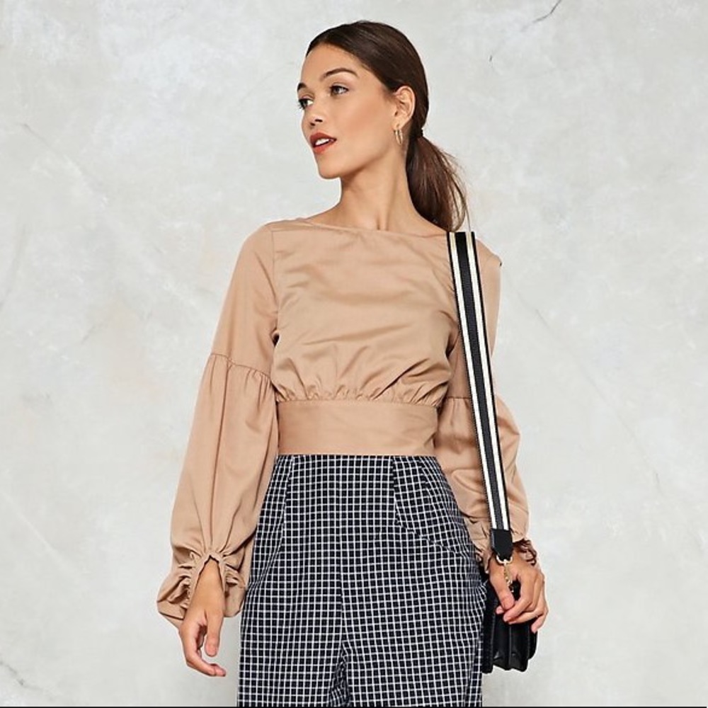 NASTY GAL - Ballon Sleeve blouse sz. 6